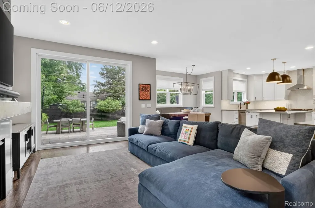 15844 Kirkshire Avenue Beverly Hills Village MI 48025