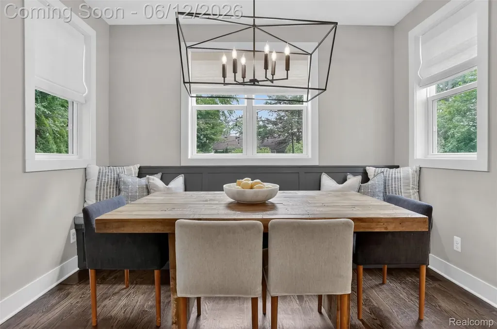 15844 Kirkshire Avenue Beverly Hills Village MI 48025