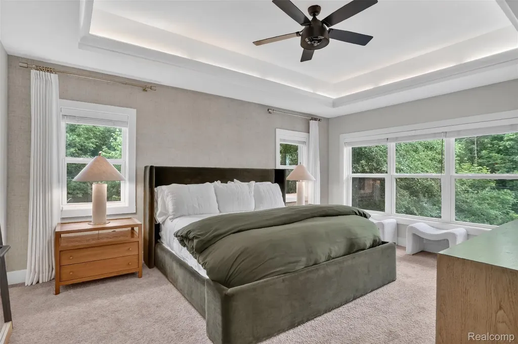 15844 Kirkshire Avenue Beverly Hills Village MI 48025