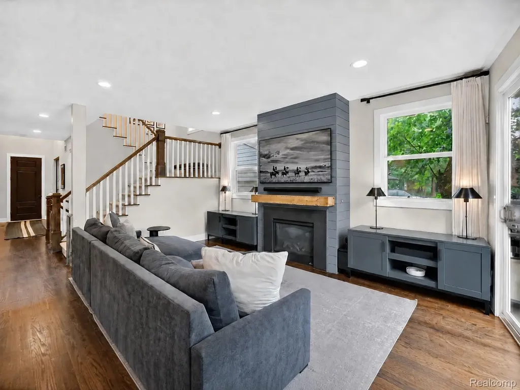 15844 Kirkshire Avenue Beverly Hills Village MI 48025