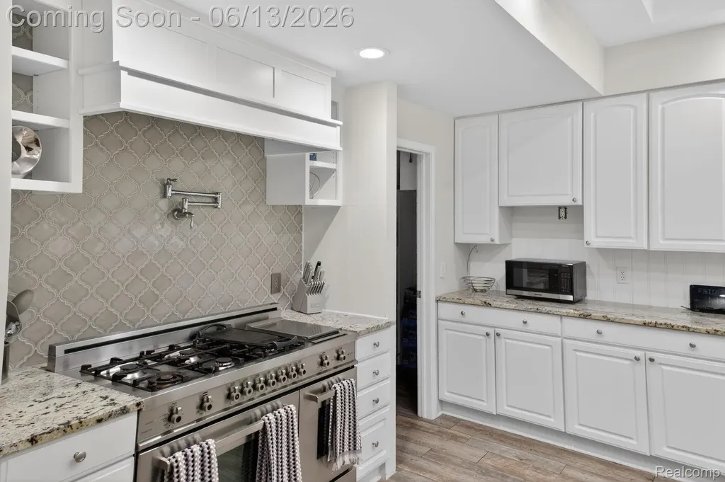 9961 Cross Creek Drive Green Oak Township MI 48178