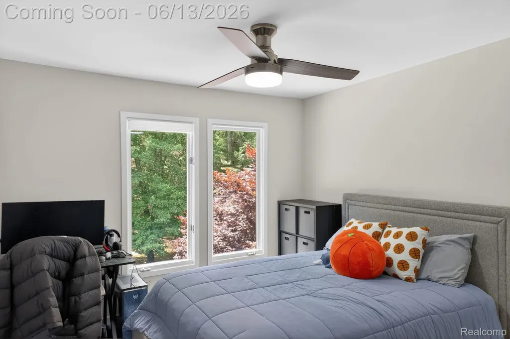 9961 Cross Creek Drive Green Oak Township MI 48178