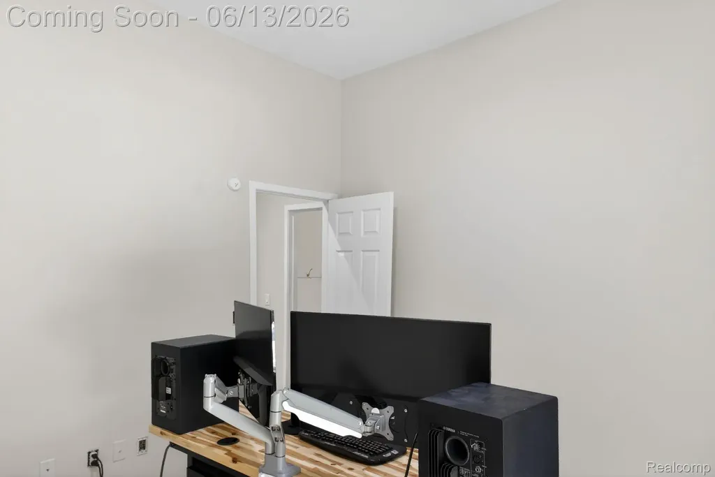 9961 Cross Creek Drive Green Oak Township MI 48178