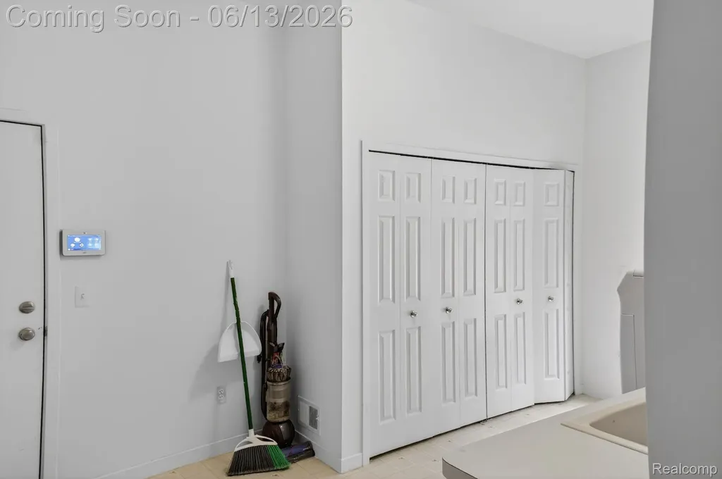 9961 Cross Creek Drive Green Oak Township MI 48178