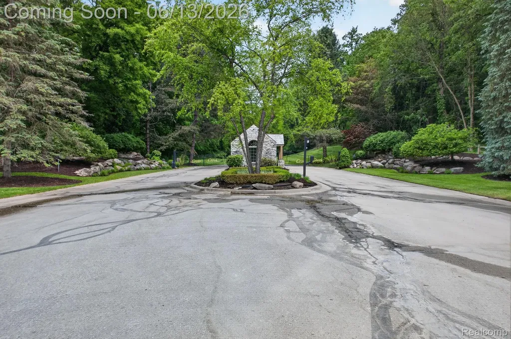 9961 Cross Creek Drive Green Oak Township MI 48178