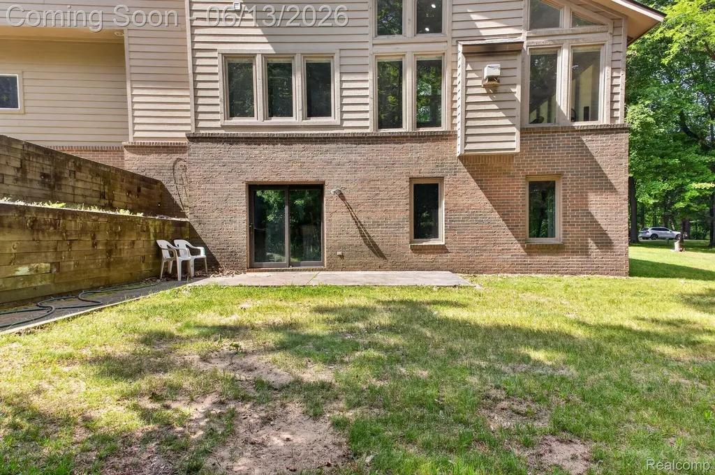 9961 Cross Creek Drive Green Oak Township MI 48178