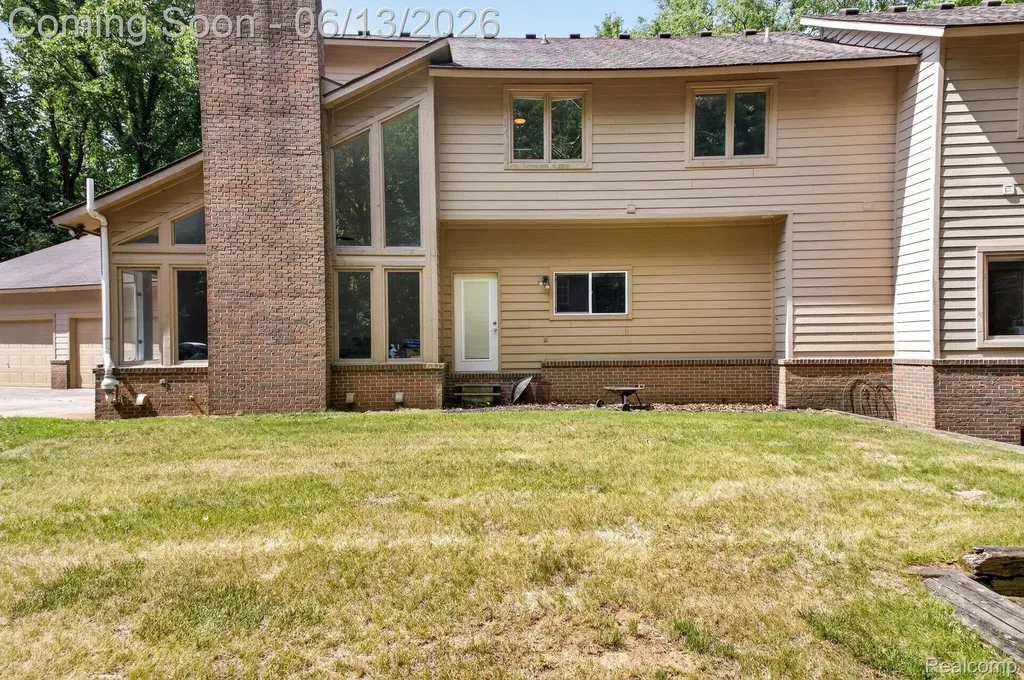 9961 Cross Creek Drive Green Oak Township MI 48178