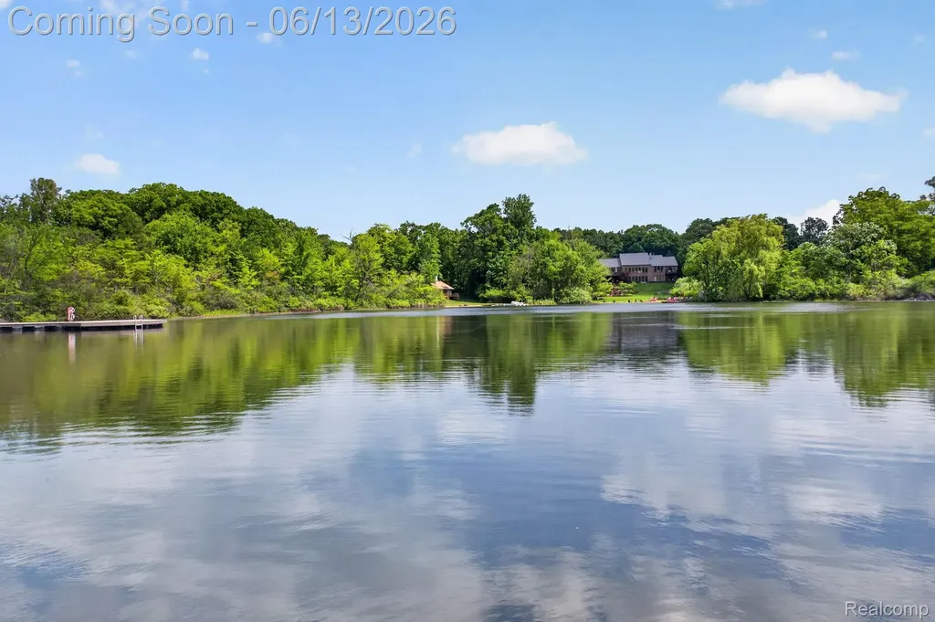 9961 Cross Creek Drive Green Oak Township MI 48178
