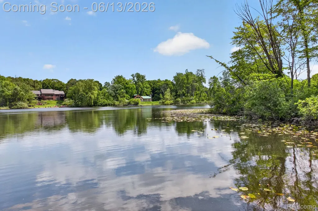 9961 Cross Creek Drive Green Oak Township MI 48178