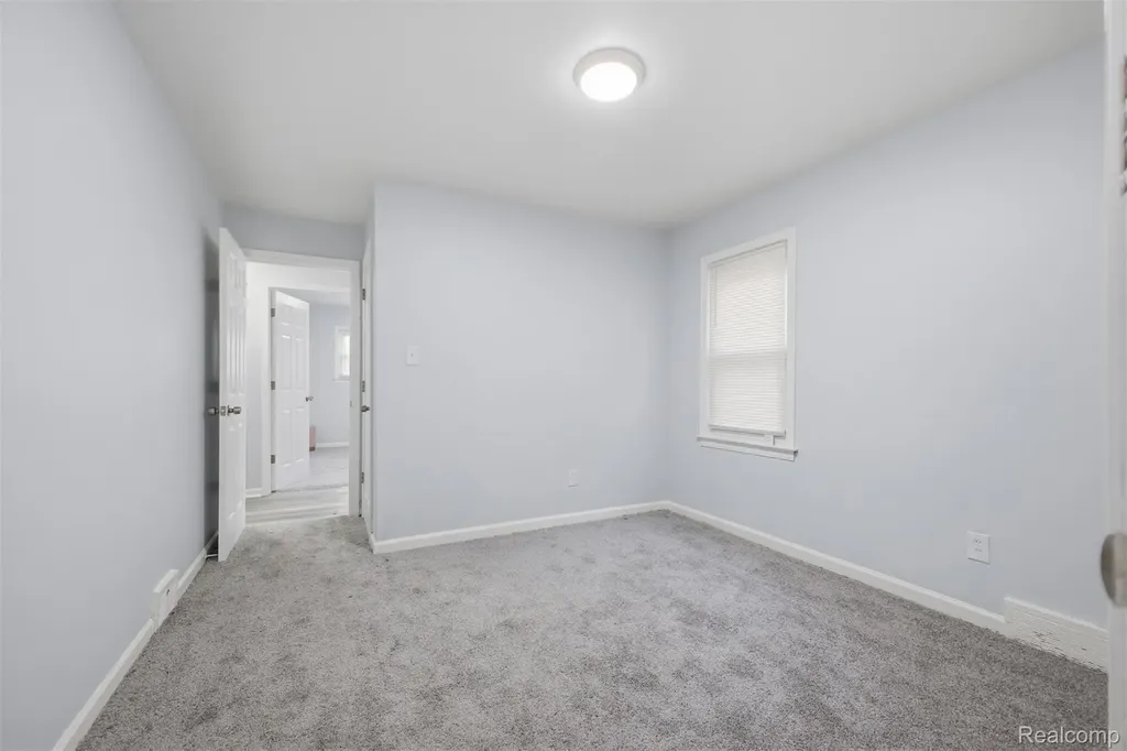 18492 Warwick Street Detroit City MI 48219
