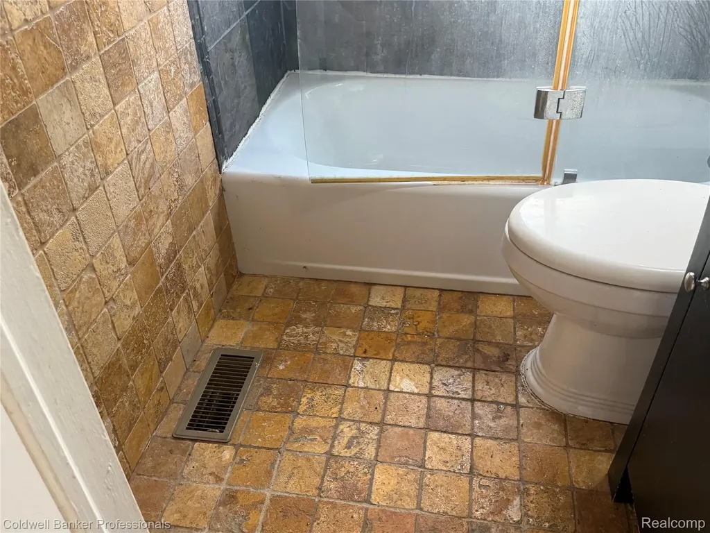 624 E Saratoga Street Ferndale City MI 48220