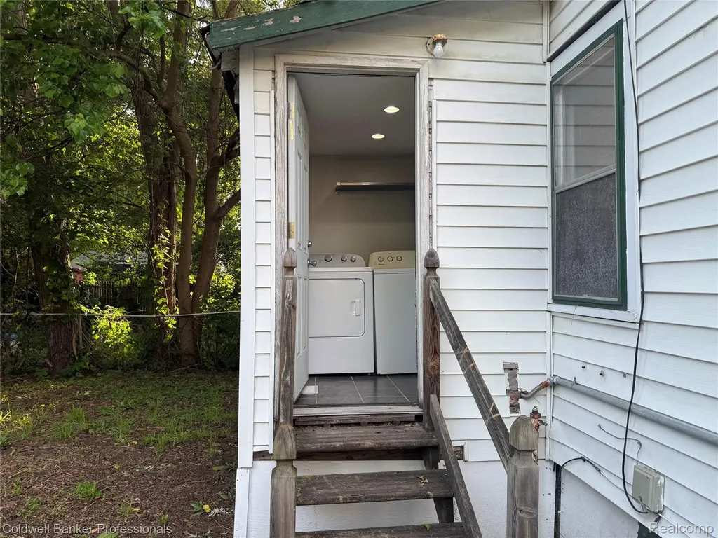 624 E Saratoga Street Ferndale City MI 48220