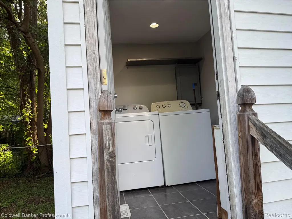 624 E Saratoga Street Ferndale City MI 48220