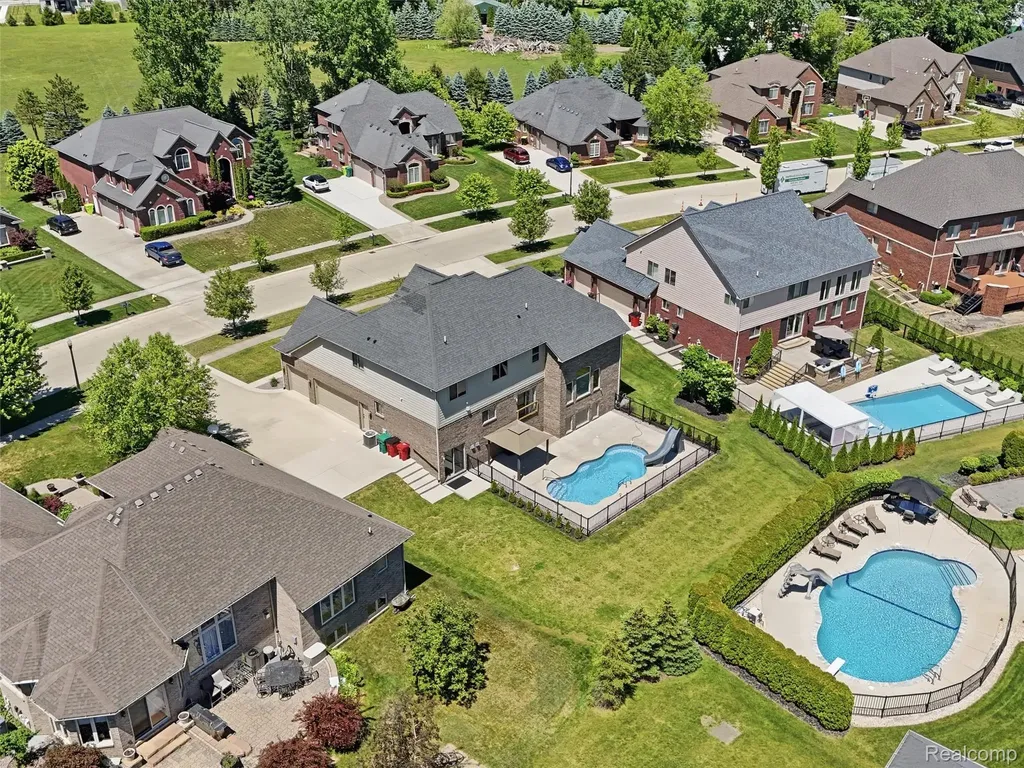 16348 Via Montella Macomb Township MI 48042