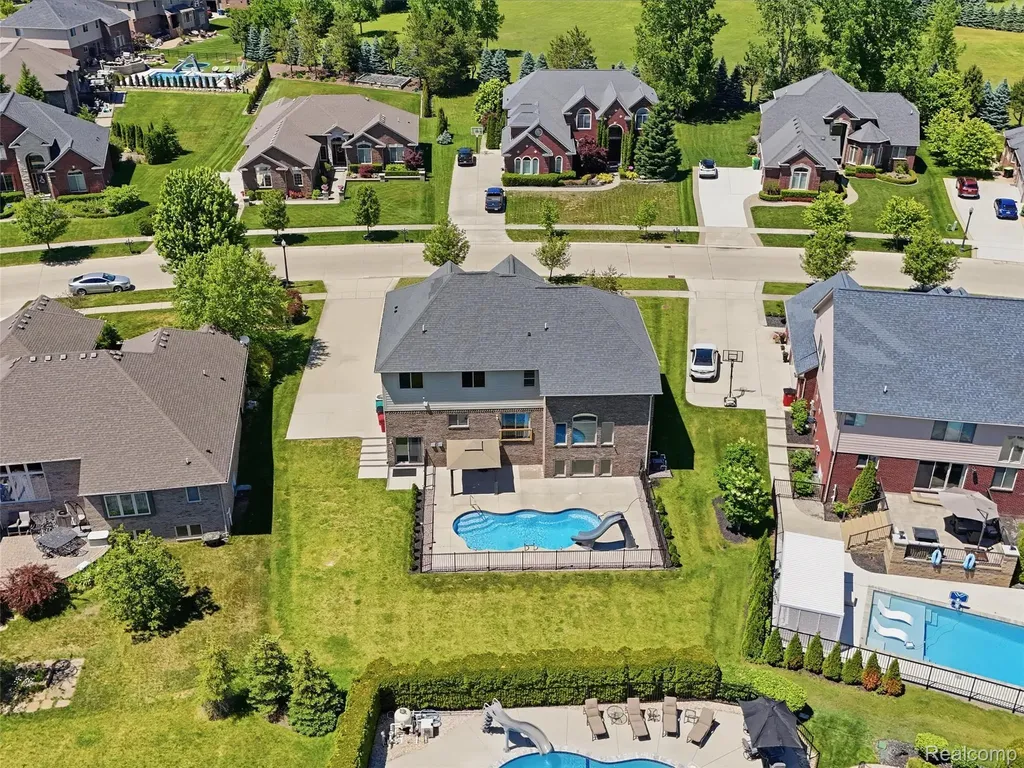 16348 Via Montella Macomb Township MI 48042