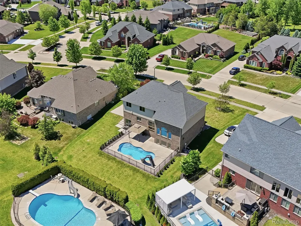 16348 Via Montella Macomb Township MI 48042