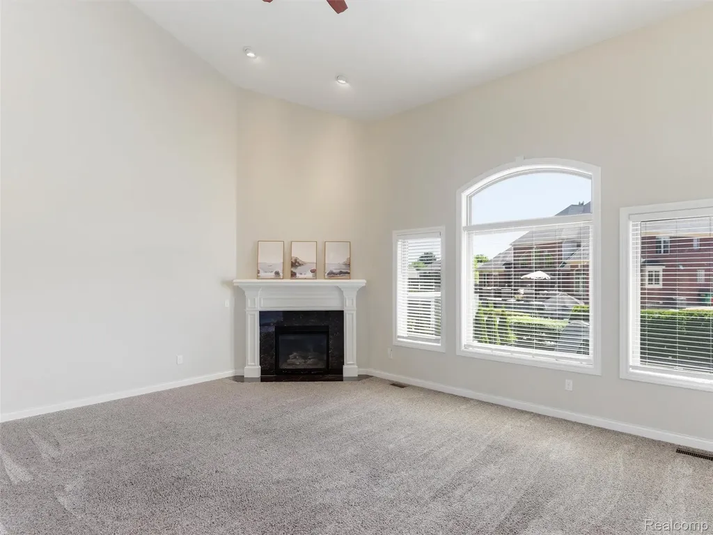 16348 Via Montella Macomb Township MI 48042