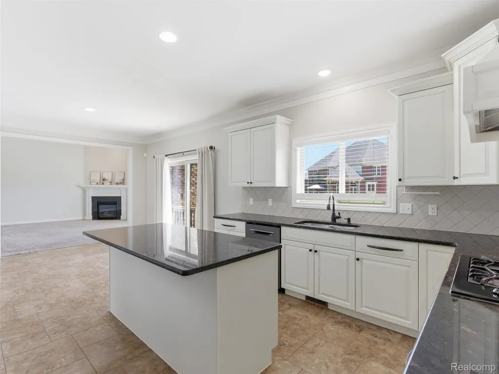 16348 Via Montella Macomb Township MI 48042