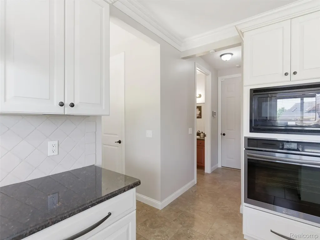 16348 Via Montella Macomb Township MI 48042