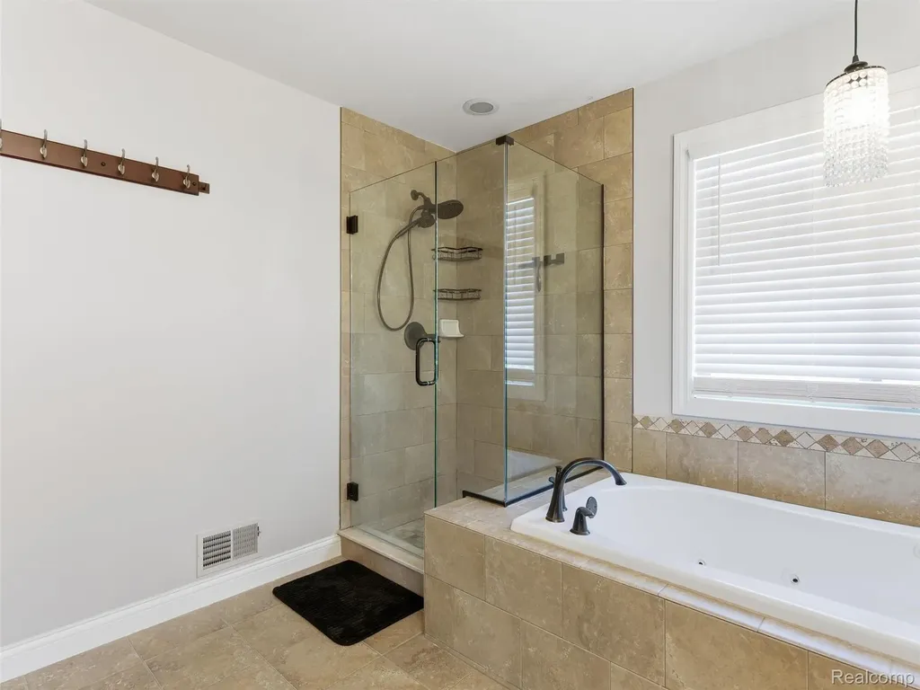 16348 Via Montella Macomb Township MI 48042