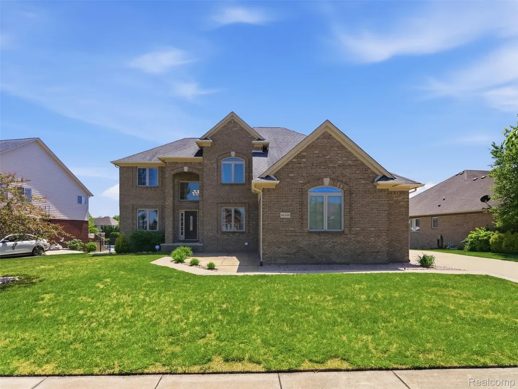 16348 Via Montella Macomb Township MI 48042