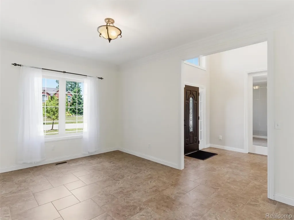 16348 Via Montella Macomb Township MI 48042
