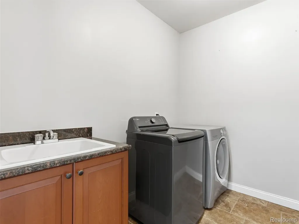 16348 Via Montella Macomb Township MI 48042