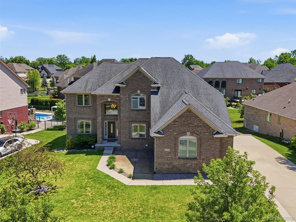 16348 Via Montella Macomb Township MI 48042