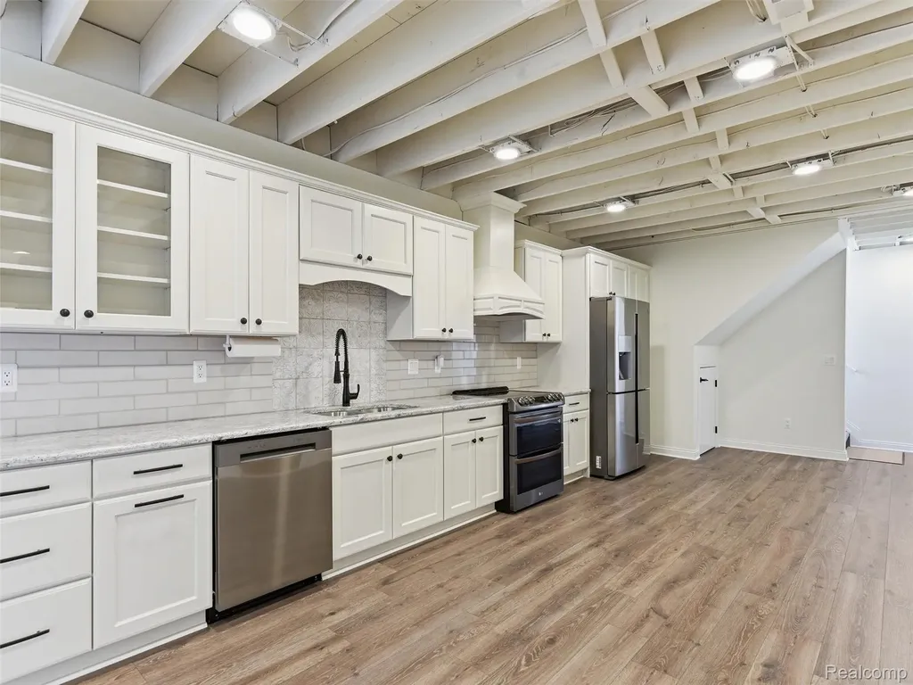 16348 Via Montella Macomb Township MI 48042