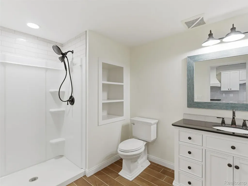 16348 Via Montella Macomb Township MI 48042