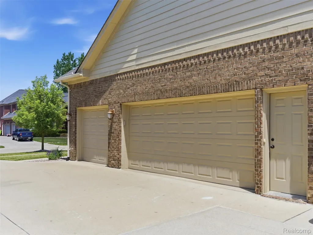 16348 Via Montella Macomb Township MI 48042