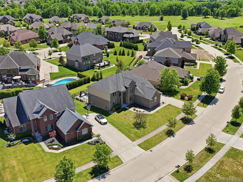 16348 Via Montella Macomb Township MI 48042