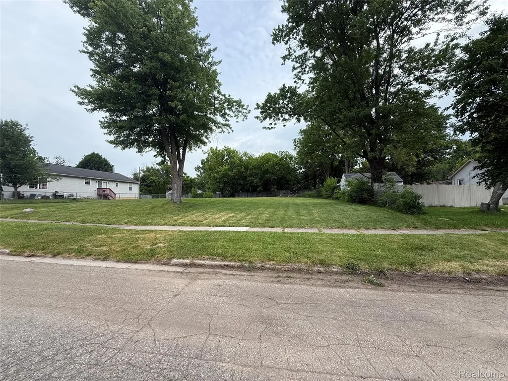 69 E Ann Arbor Avenue Pontiac City MI 48340