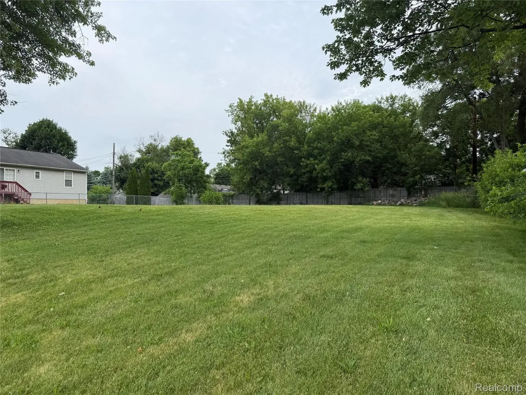 69 E Ann Arbor Avenue Pontiac City MI 48340