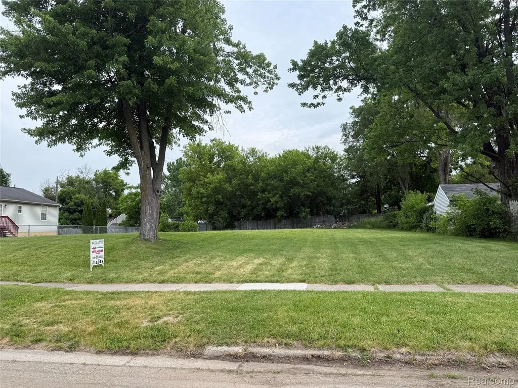 69 E Ann Arbor Avenue Pontiac City MI 48340