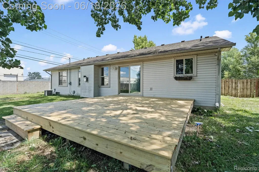 13416 Mcguire Street Taylor City MI 48180