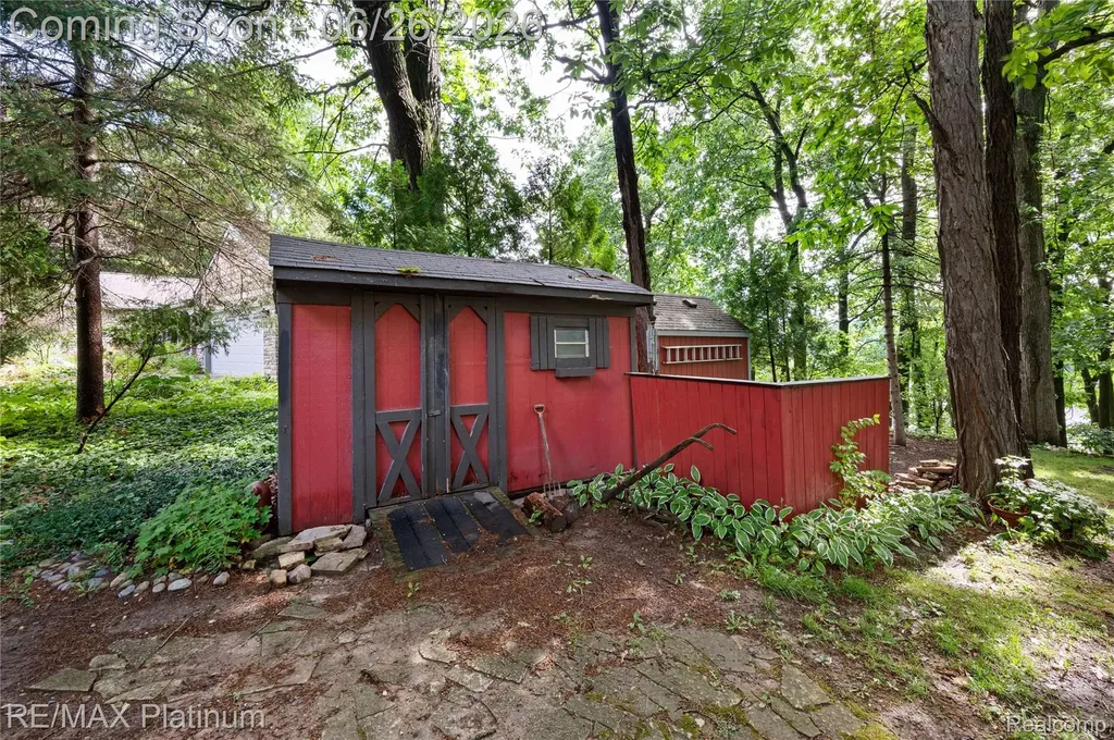 9460 Deer Park Court Tyrone Township MI 48430