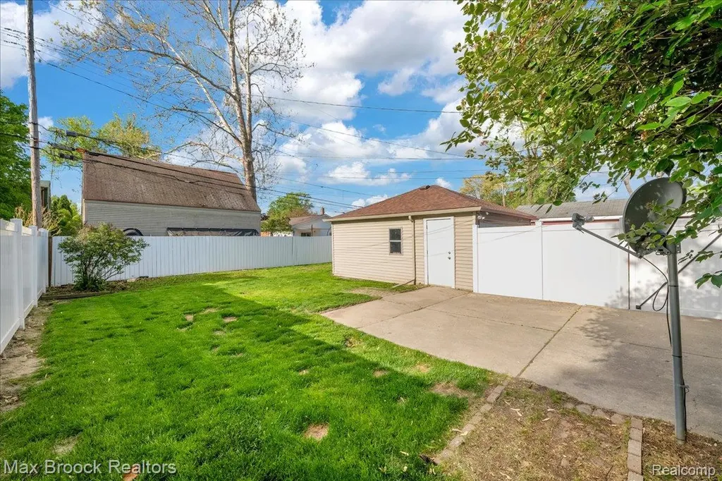 1311 Harvard Road Berkley City MI 48072