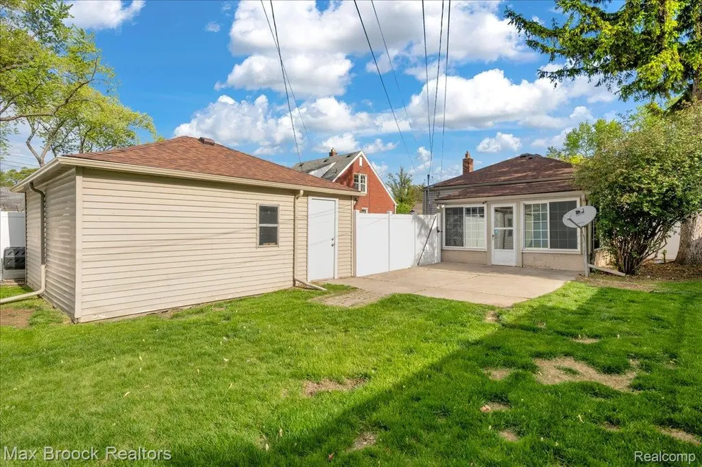 1311 Harvard Road Berkley City MI 48072