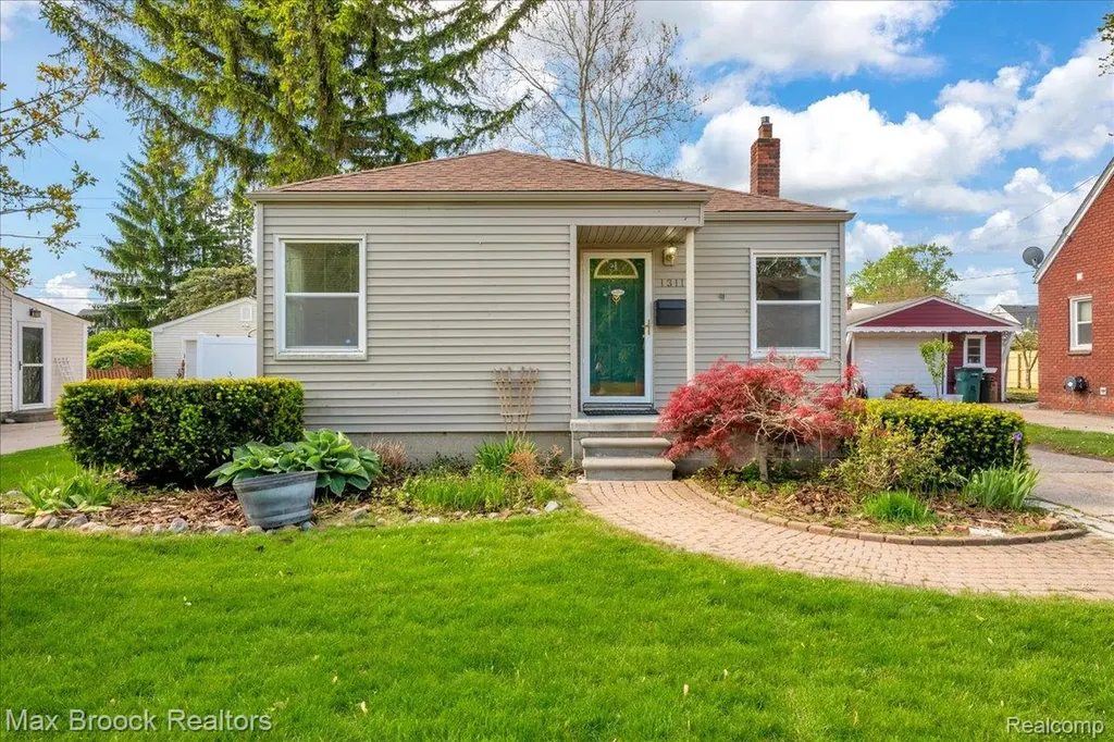 1311 Harvard Road Berkley City MI 48072