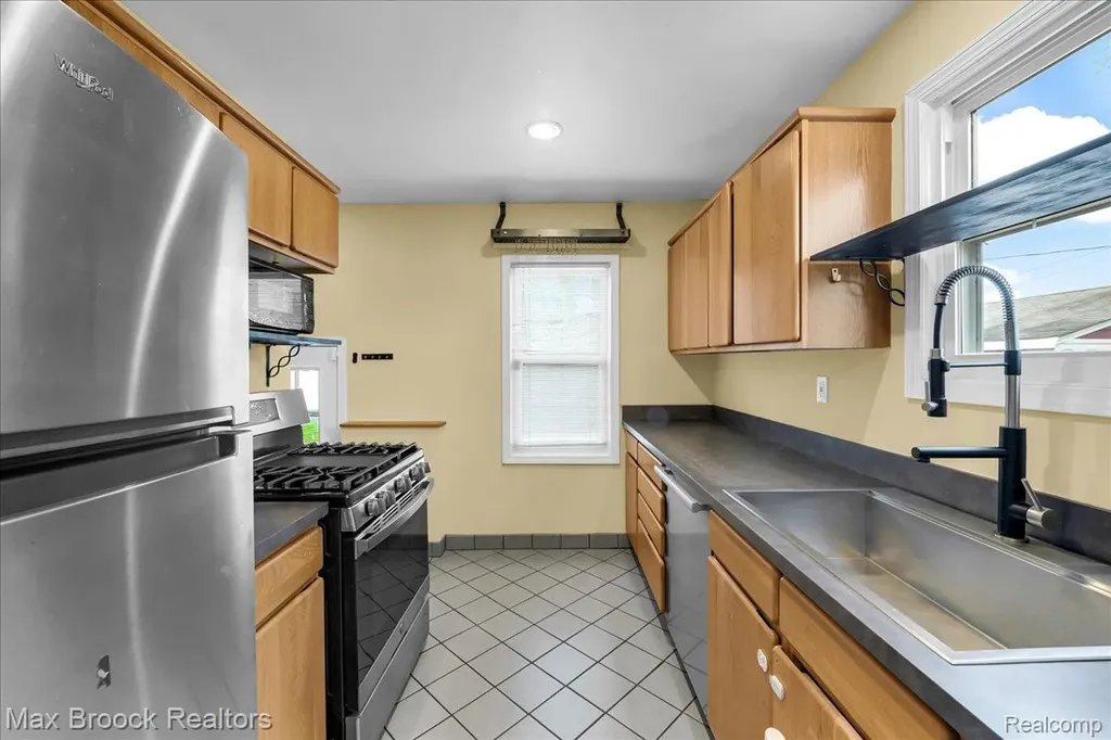 1311 Harvard Road Berkley City MI 48072