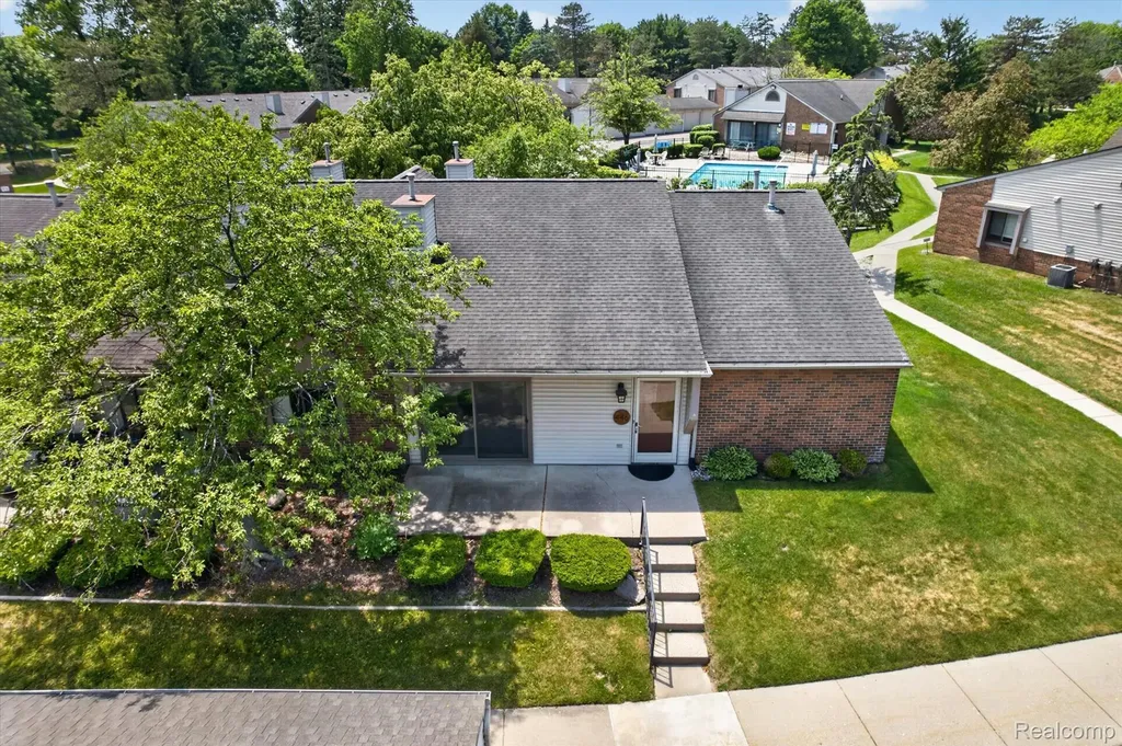 446 Water Tower Circle Brighton City MI 48116