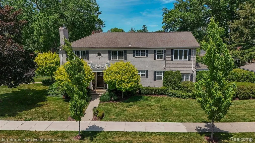 620 Neff Road Grosse Pointe City MI 48230