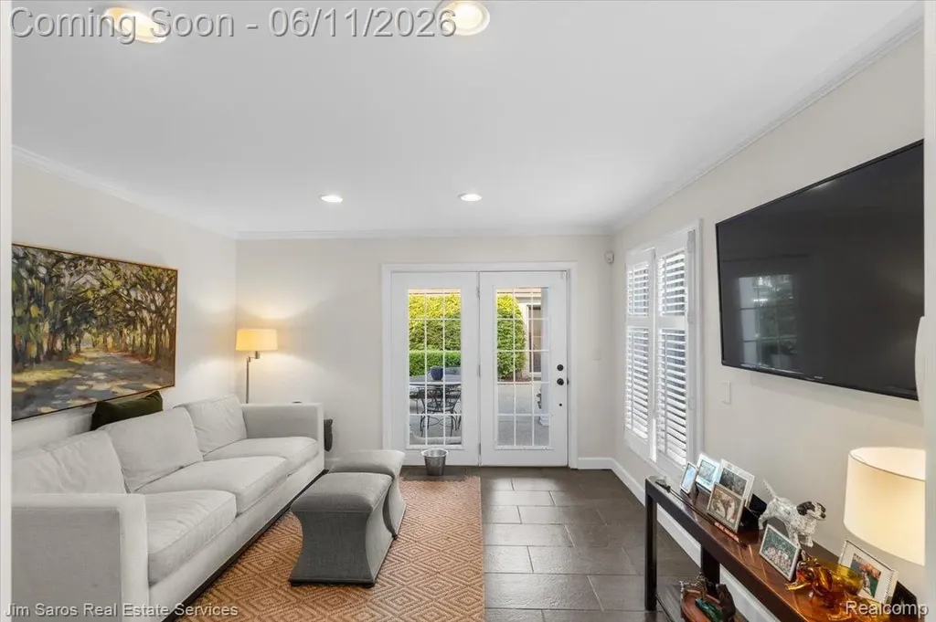 620 Neff Road Grosse Pointe City MI 48230