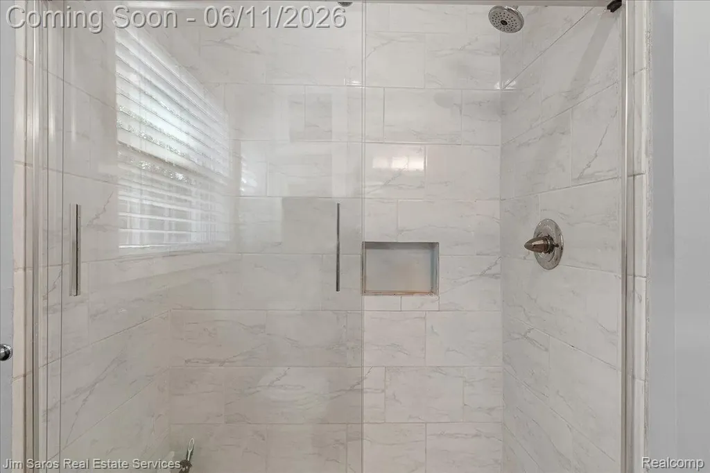 620 Neff Road Grosse Pointe City MI 48230