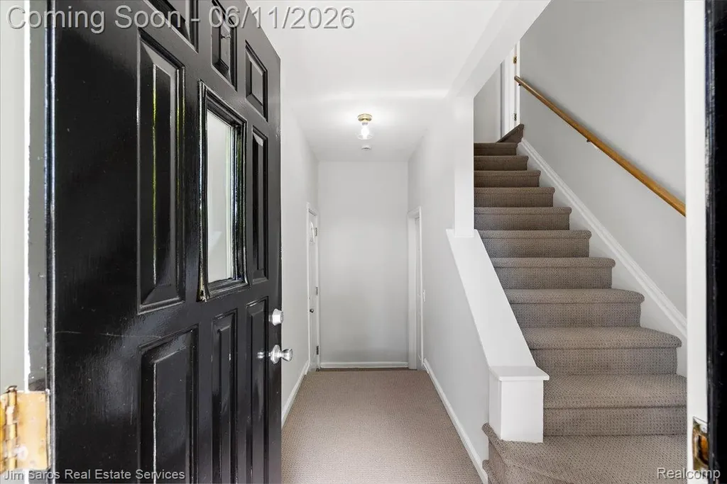 620 Neff Road Grosse Pointe City MI 48230