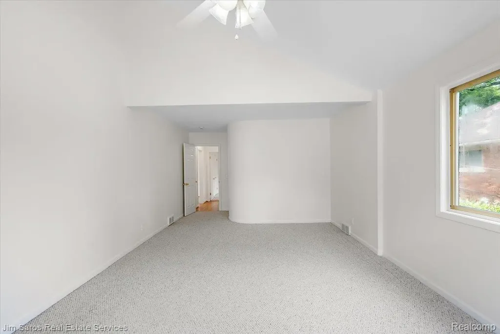 620 Neff Road Grosse Pointe City MI 48230