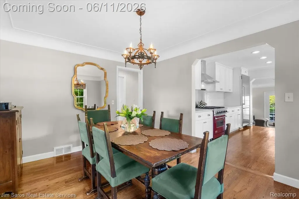 620 Neff Road Grosse Pointe City MI 48230