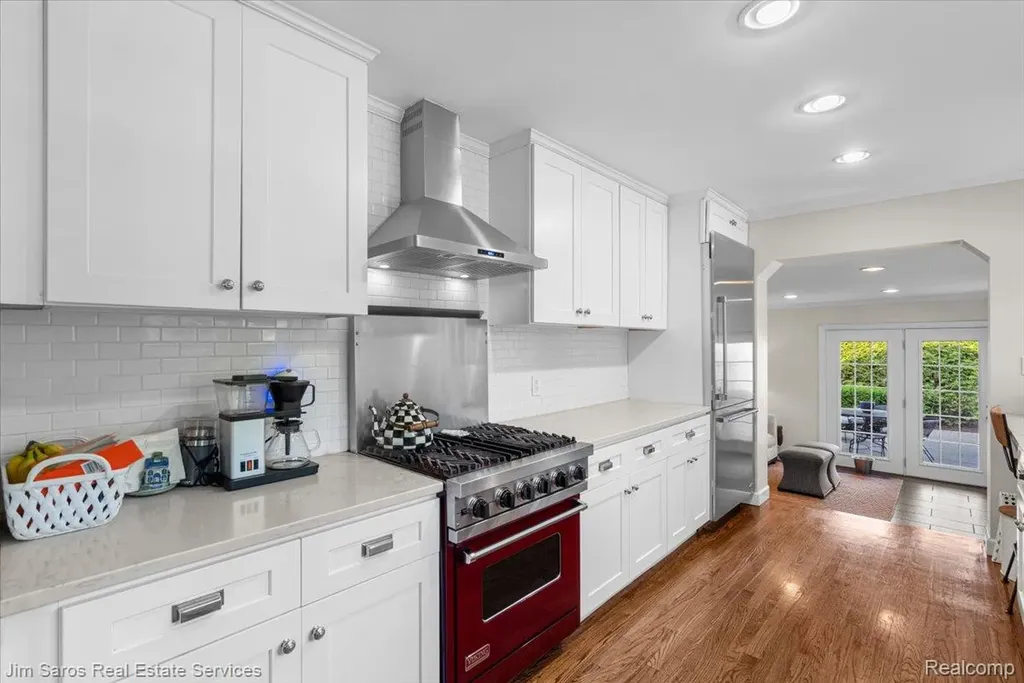 620 Neff Road Grosse Pointe City MI 48230