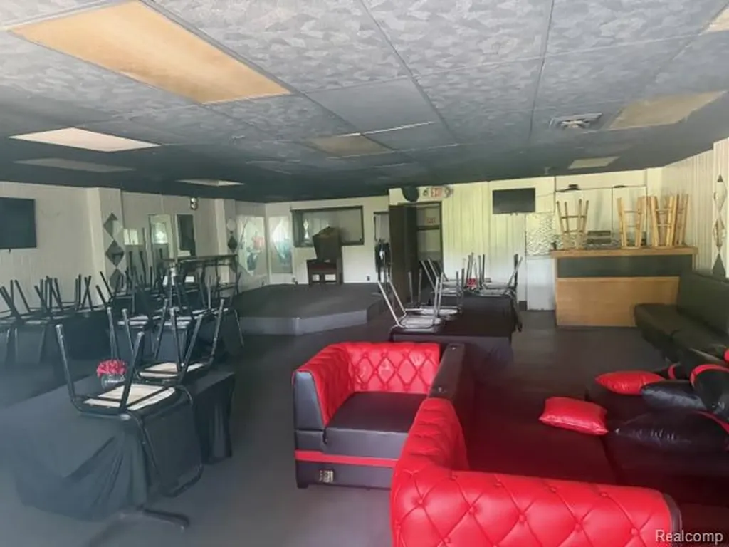 208 Florence Street Saginaw City MI 48602